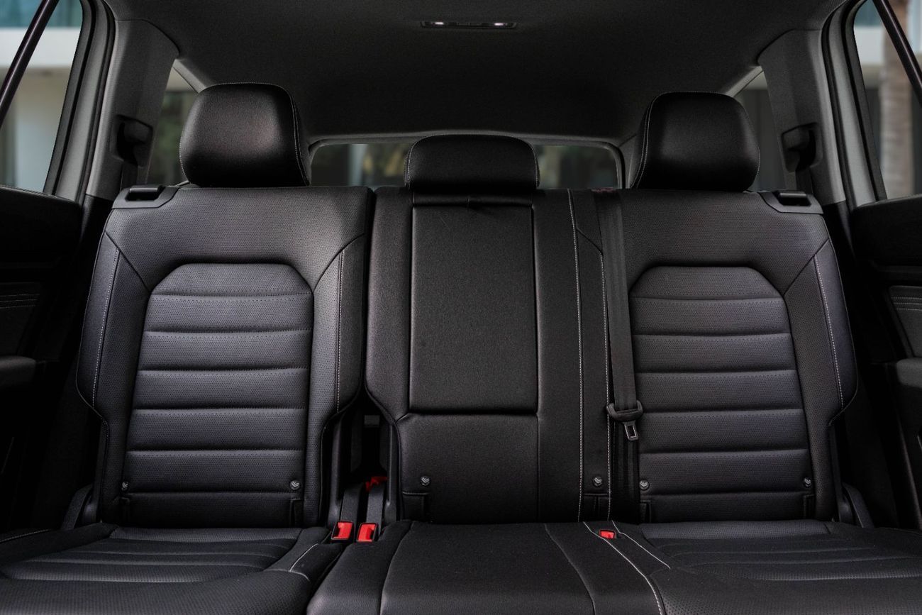 Volkswagen Teramont R-Line | 3,329 P.M | 0% Downpayment | Pristine Condition!