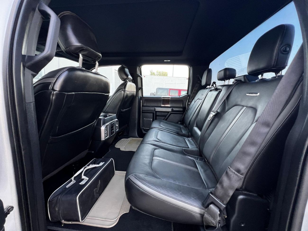 Ford F 150 FORD F-150 PLATINUM 2015 GCC PERFECT CONDITION