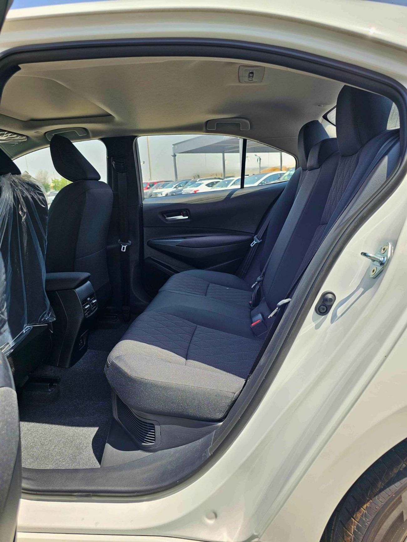 تويوتا كورولا ELITE / HYBRID / 1.8L / PUSH START, SUNROOF, DVD + CAMERA (CODE #67994)