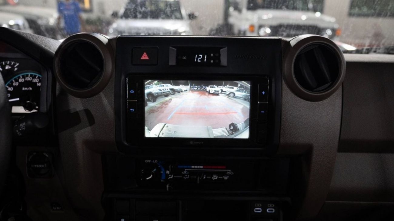 Toyota Land Cruiser 70 TOYOTA LC76 5DOORS PETROL 4.0L MANUAL TRANSMISSION MODEL 2024 LIMITED EDITION