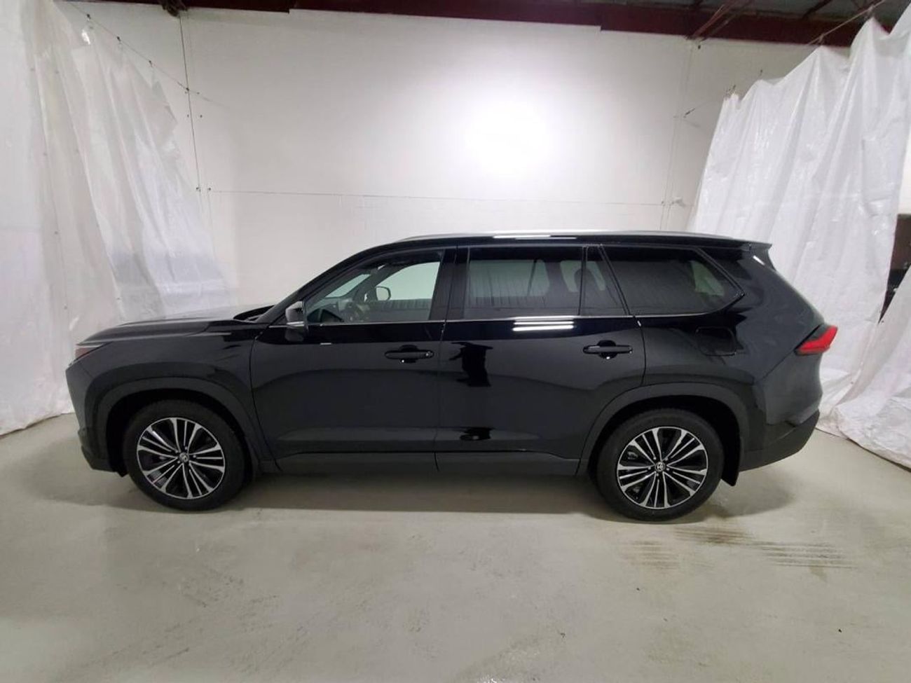 Toyota Grand Highlander PLATINUM HYBRID MAX