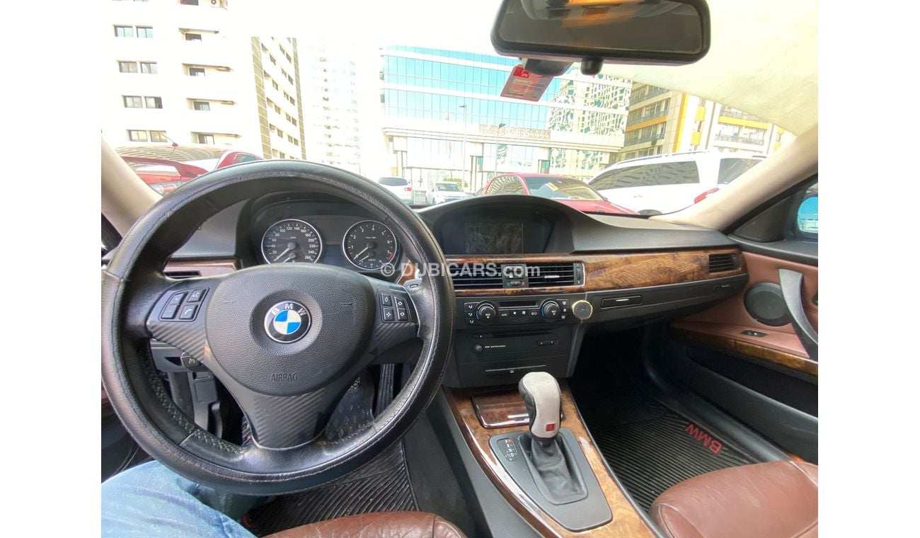بي أم دبليو 330i