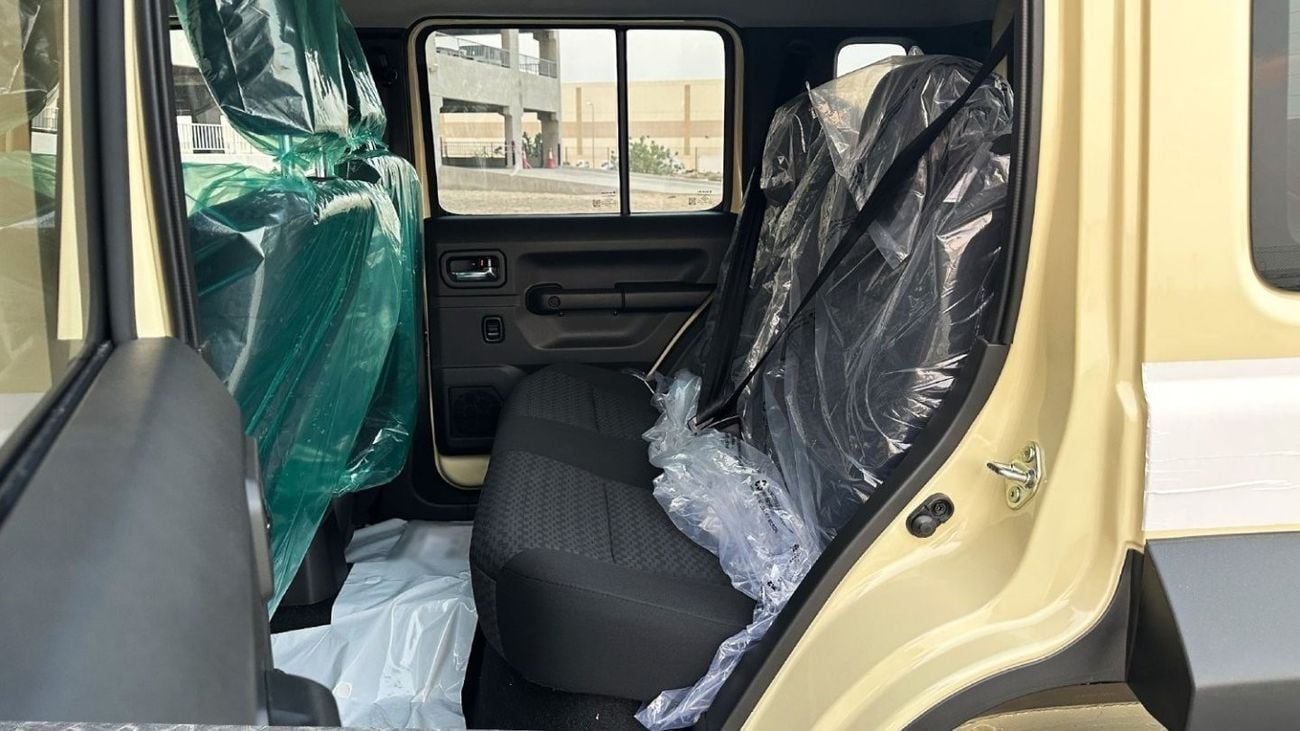 سوزوكي جيمني 1.5L GLX Manual 4WD 5-Door {EXPORT ONLY}