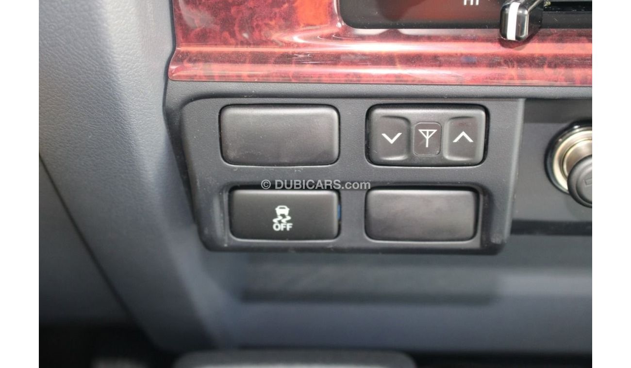 تويوتا لاند كروزر بيك آب 4.5L V8 Diesel Double Cab LX Manual