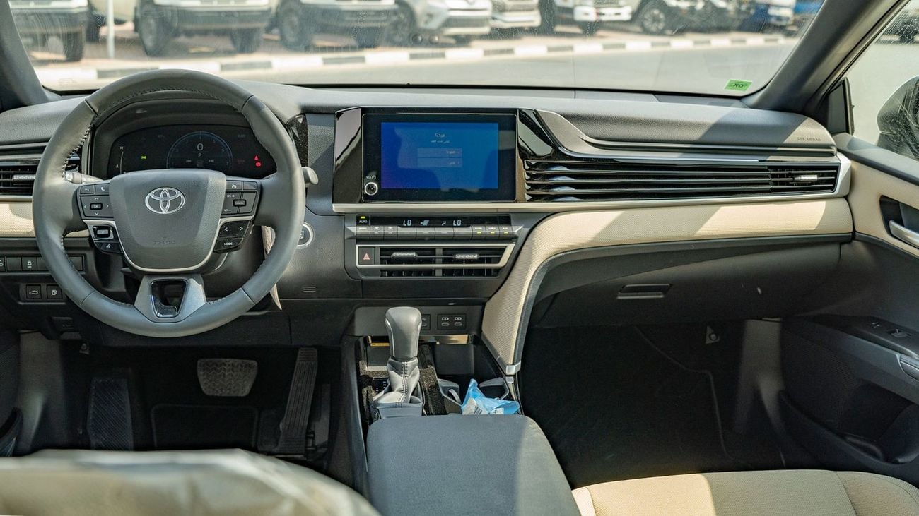 Toyota Camry 2025 Toyota Camry LE facelift 2.5L Petrol AT with Sunroof - GCC (Export price)