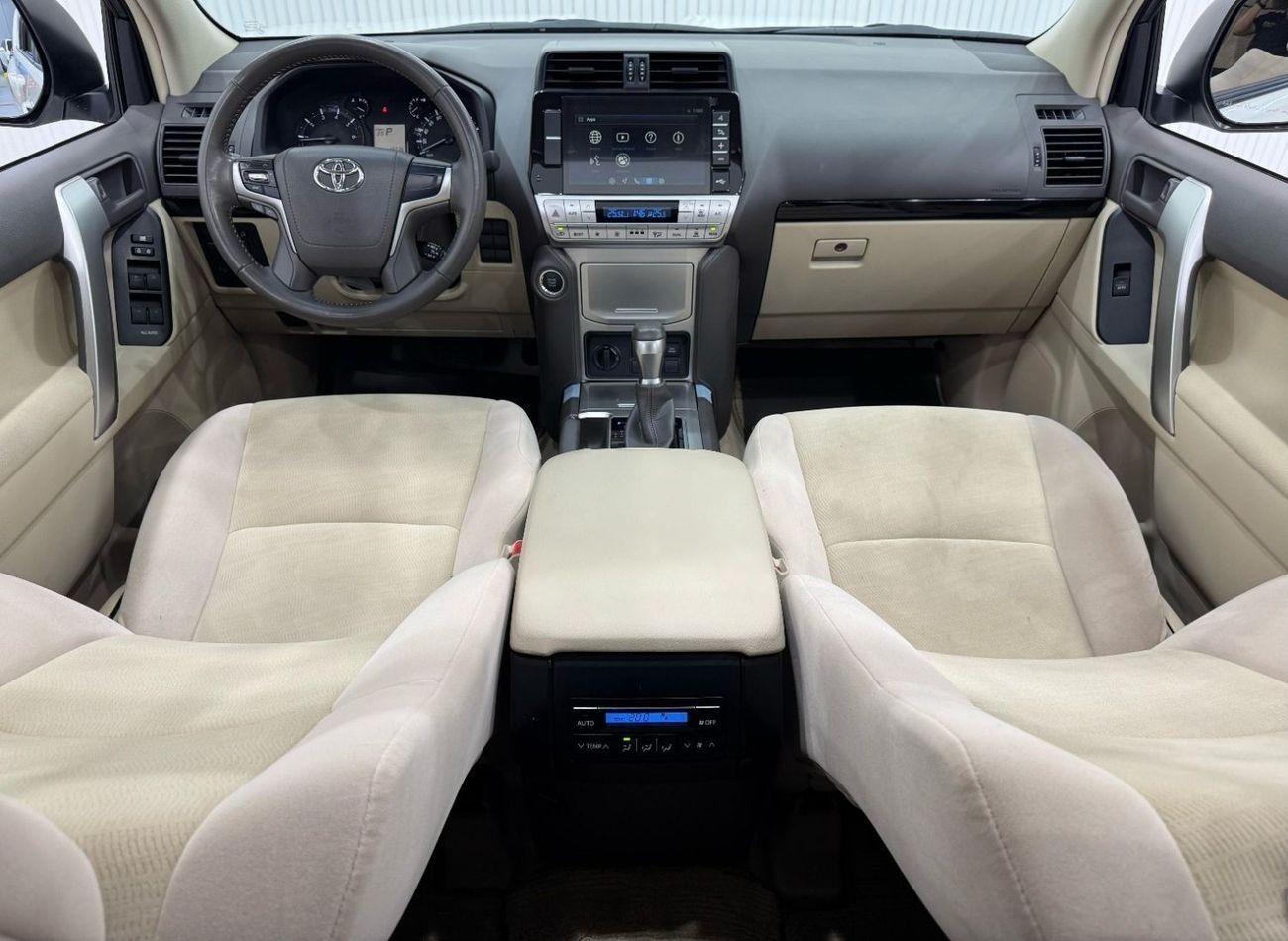تويوتا لاند كروزر GXR 4.0L 2023 Toyota Land Cruiser Prado GXR V6, 2026 Toyota Warranty, Very Low Kms, 7 Seater, GCC
