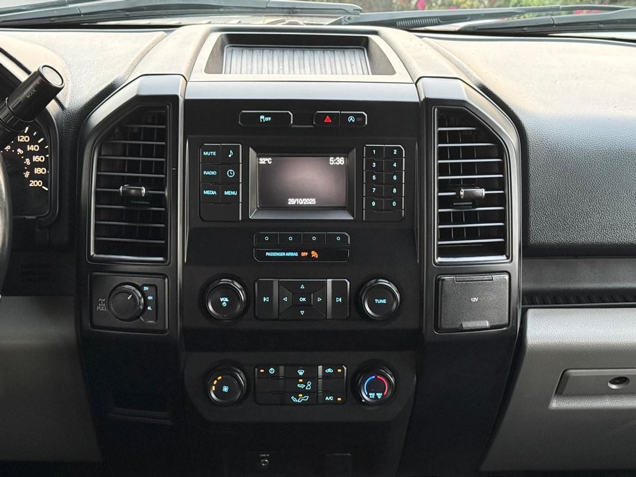 Ford F-150 XL FX4 Platinum 5.0L FX4  5.0L FORD F150 2019 GCC V8 FX4 IN GOOD CONDITION