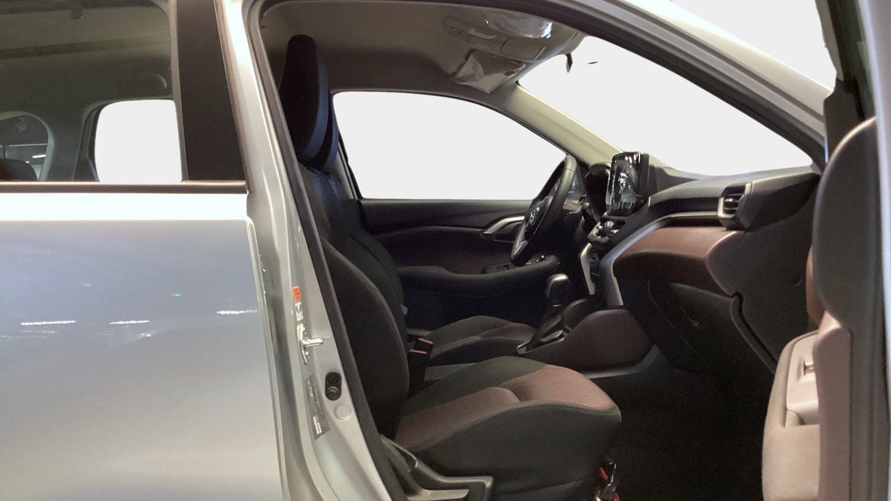 تويوتا أوربان كروزر 1.5 MHEV GL AUTO | شامل الضمان | 0 ﺪﻔﻋﺓ ﺃﻮﻟﻯ