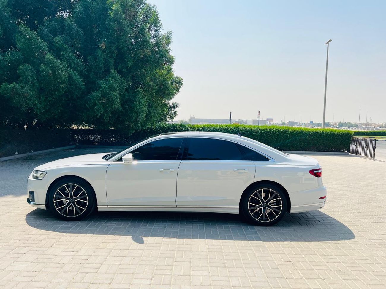 أودي A8 L 60 TFSI quattro 4.0L (460 HP)