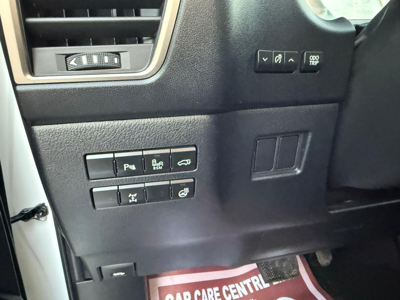 لكزس NX200t LEXUS NX200 TURBO Premier 2.0L FULL OPTION | UAE PASS