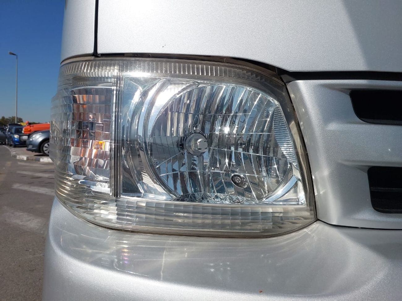 Toyota Hiace TOYOTA HIACE VAN RHD 2011 MODEL 3.0 L DIESEL AUTOMATIC(PM010795)