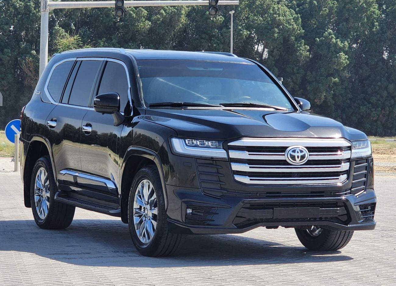 تويوتا لاند كروزر GX.R V8 upgrade 2024