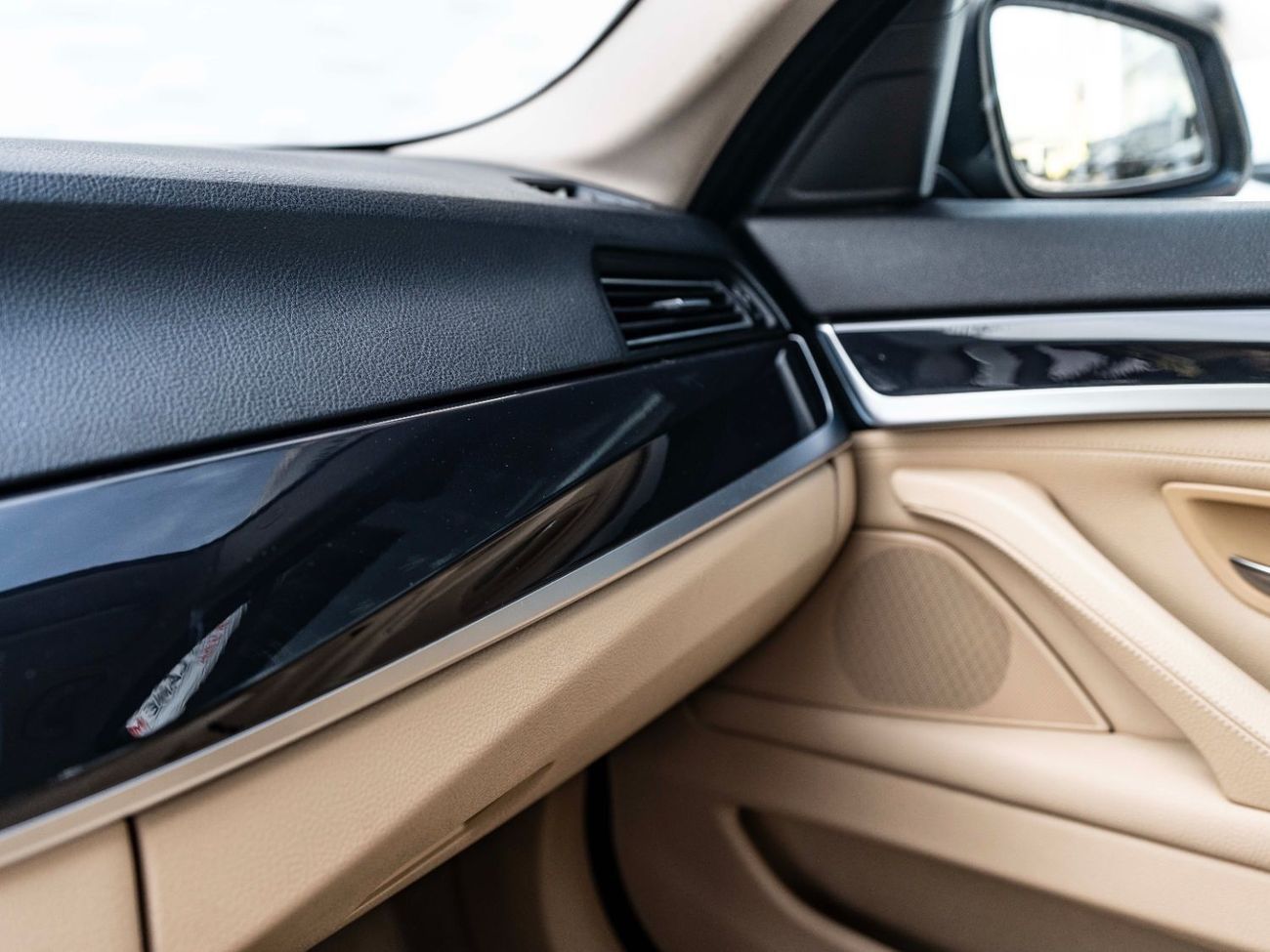 بي أم دبليو 520i Exclusive 1.6L