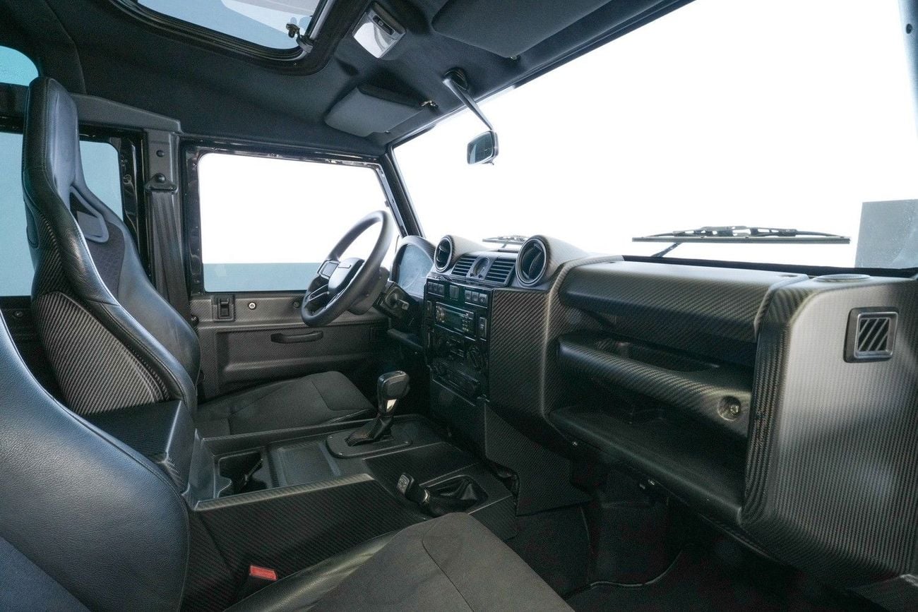 Land Rover Defender 110