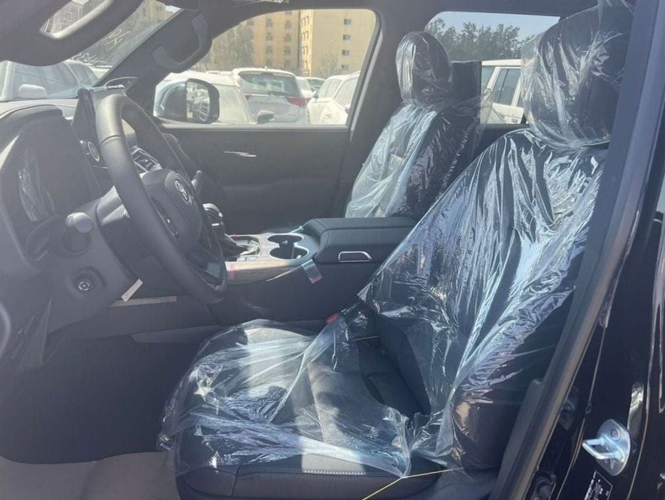 تويوتا لاند كروزر LC300 3.3L AT DIESEL VXR FULL OPTION