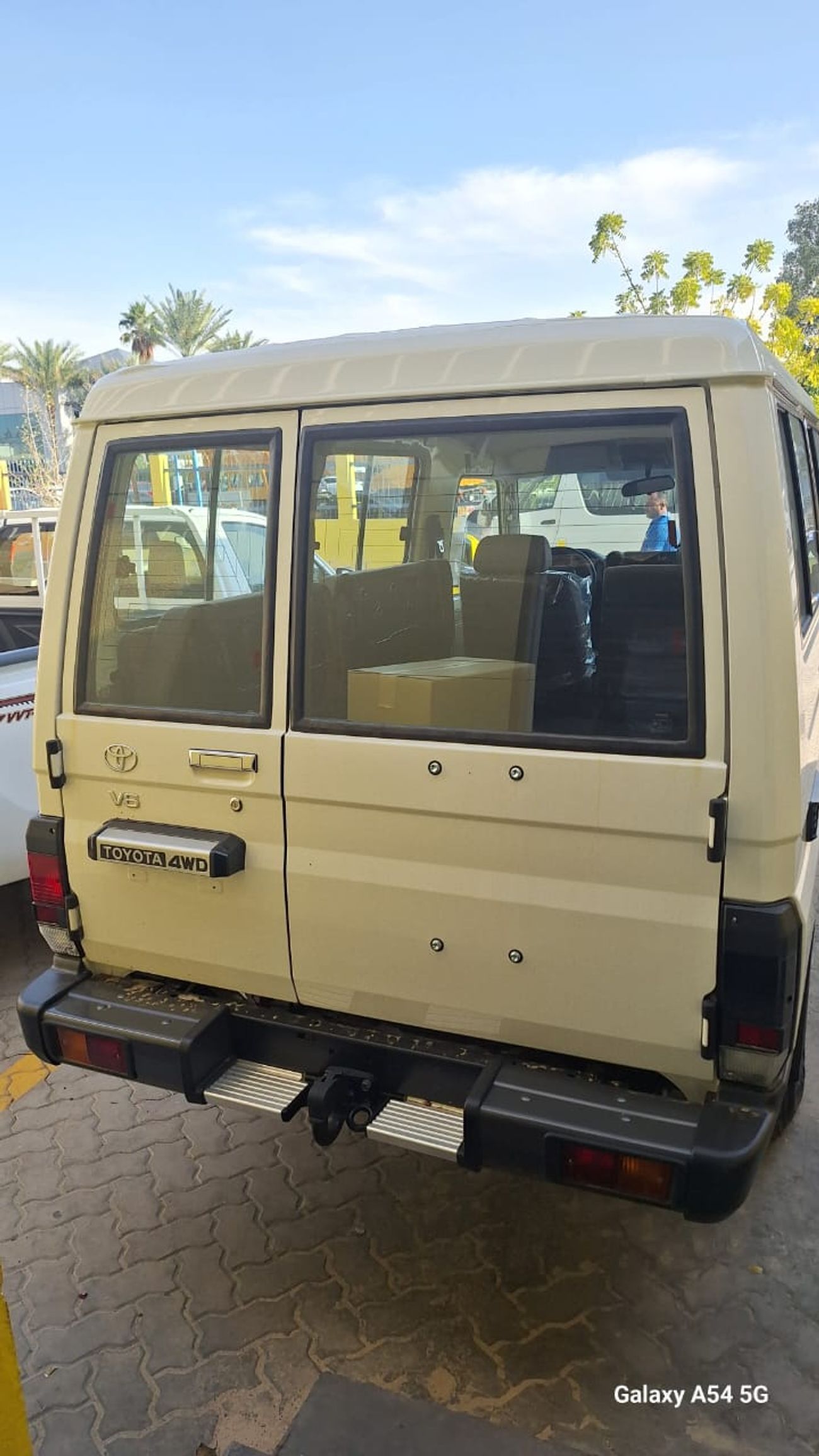 Toyota Land Cruiser 70 TOYOTA LAND CRUISER LC78 3DOORS HARDTOP 4.0L PETROL MT