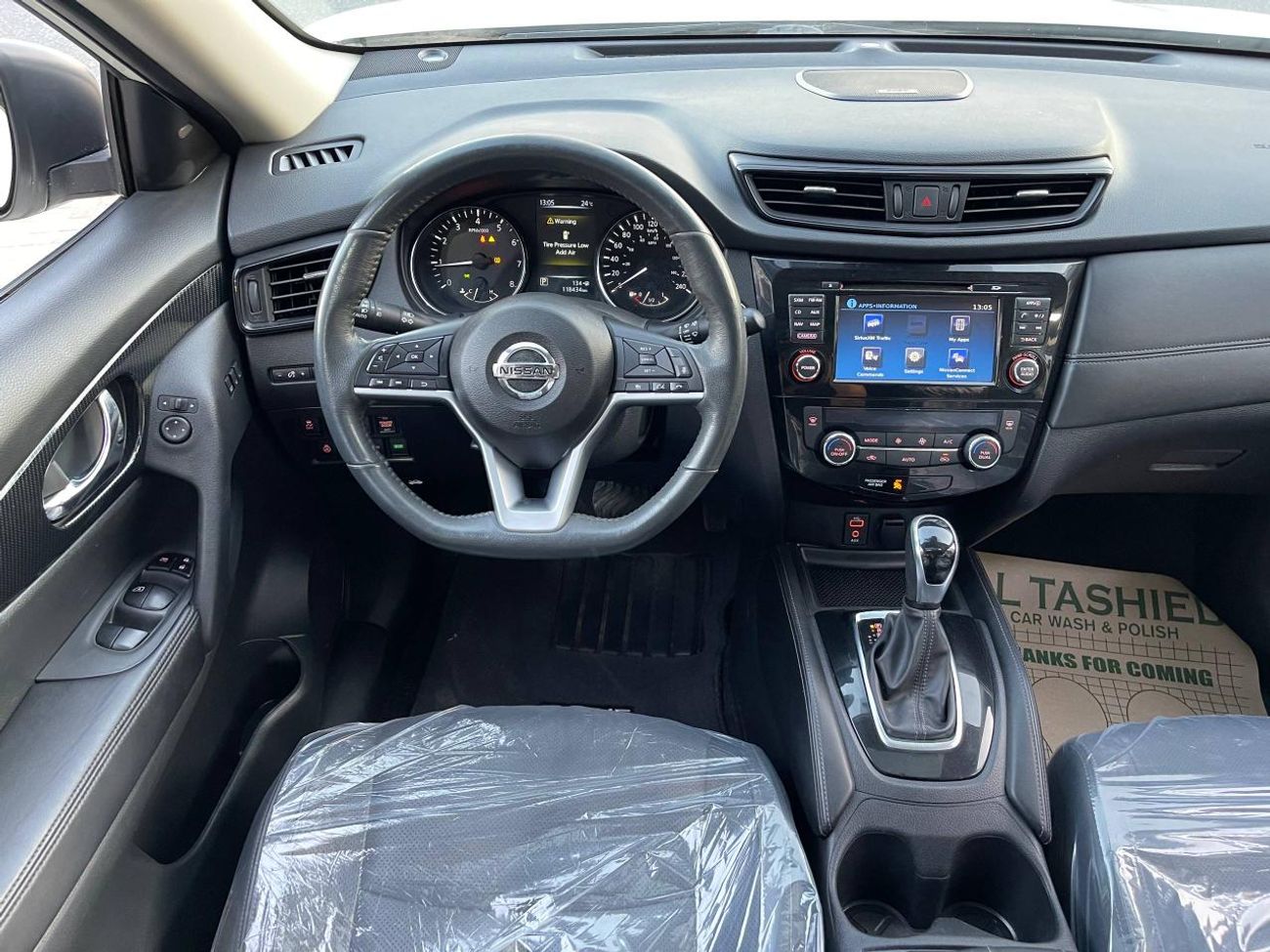 نيسان روج SL / AWD / 2.5 V4 / فتحة سقف بانورامية / كاميرا 360 درجة / رادار / نظام صوت BOSE