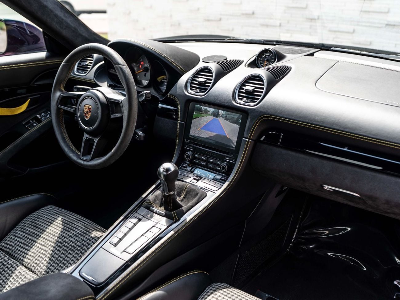 بورش كايمان 718 GT4 4.0L (420 HP) M/T