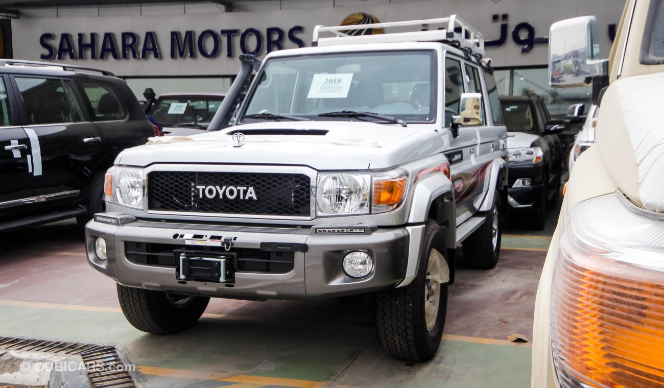 Toyota Land Cruiser 76 Hardtop LX V8 4.5L Turbo Diesel 5 Seat Wagon