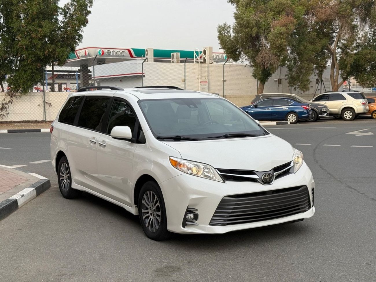 تويوتا سيينا 2019 LIMITED SUNROOF V6 USA IMPORTED