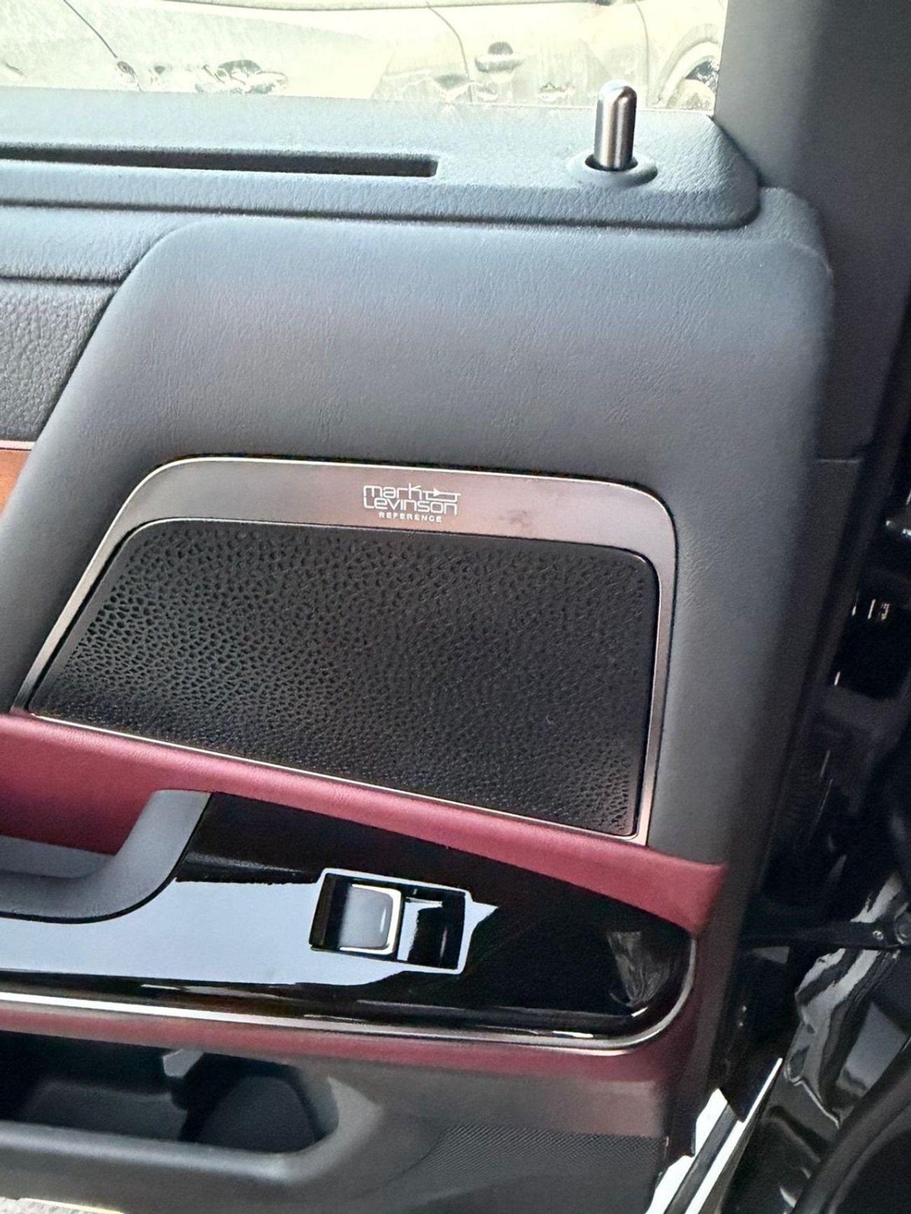 لكزس LX 700h 2025 Lexus LX700h Signature 3.5L AT Hybrid (with Auto park)