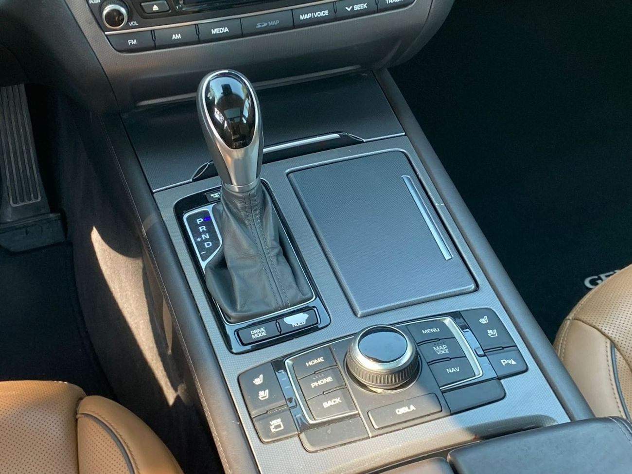 Hyundai Genesis Std 5.0L