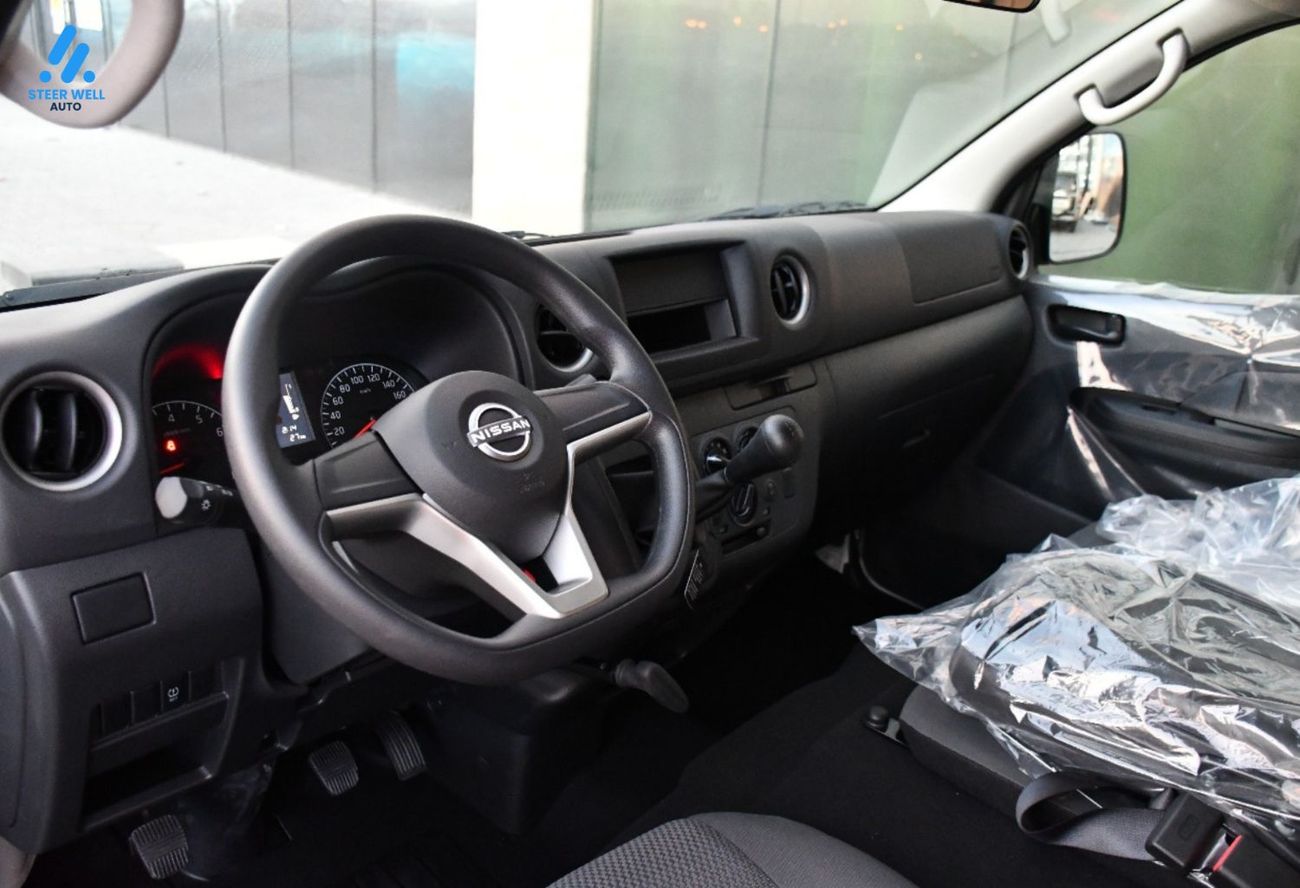 Nissan Urvan 3-Seater Manual (4-Door) NV350 Highroof Delivery Van GCC Manual White