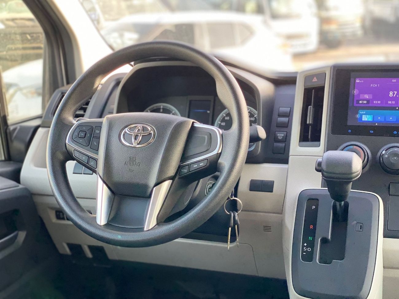 تويوتا هاياس DLS -High Roof Commuter 2.8L A/T