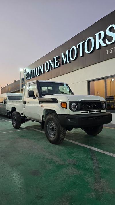 تويوتا لاند كروزر 70 LX 2.8L