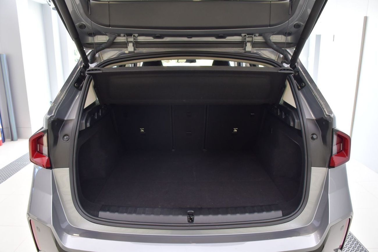 بي أم دبليو iX1 2023 xDrive30L M