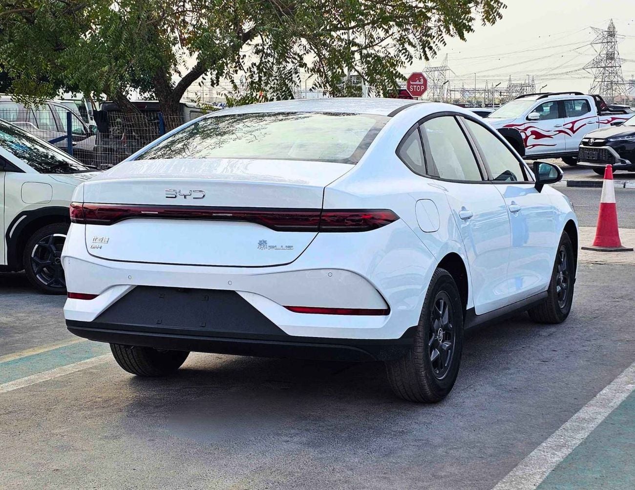 BYD QIN PLUS DMI 55 KM PLUG IN HYBRID / 1.5L V4 PETROL / DVD +CAMERA / PUSH START / LEATHER SEATS (CODE# QINPDMI)