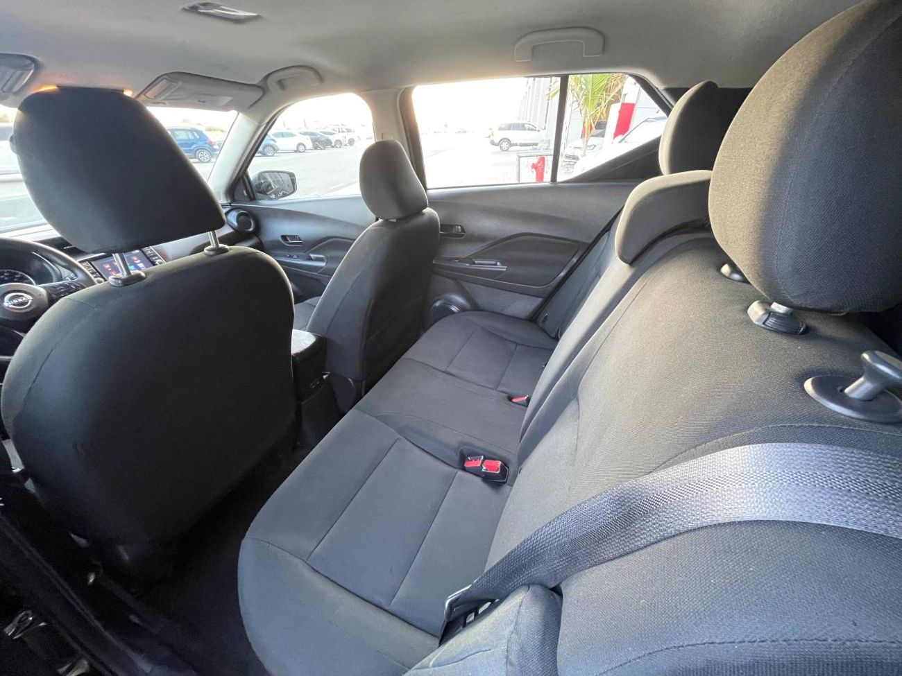 نيسان كيكس SV / 1.6 لتر V4 / رادار / مساعدة على الطريق / جنوط / شاشة كبيرة / في حالة ممتازة