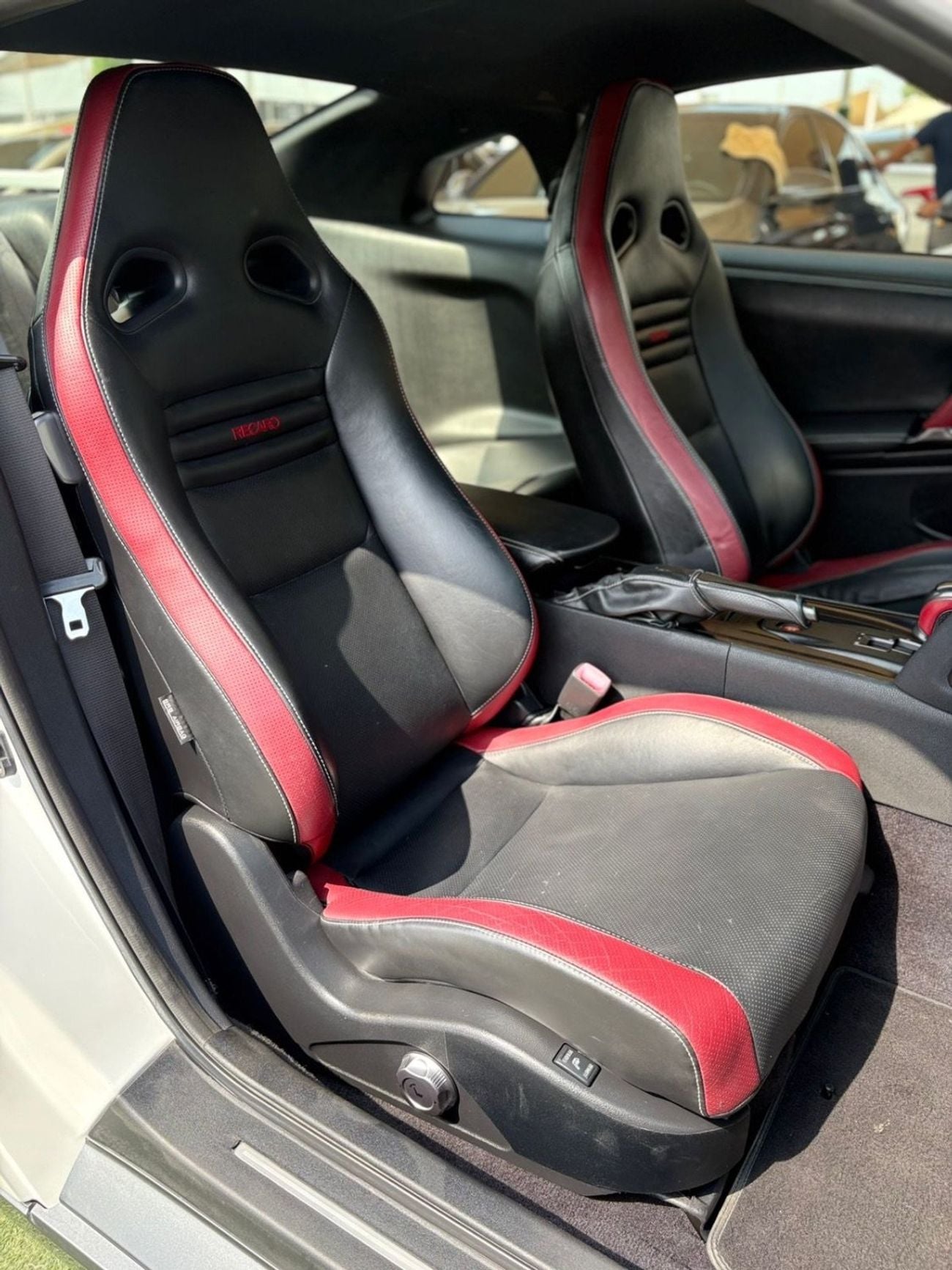 نيسان جي تي ار Premium 3.8L (2 Seater)