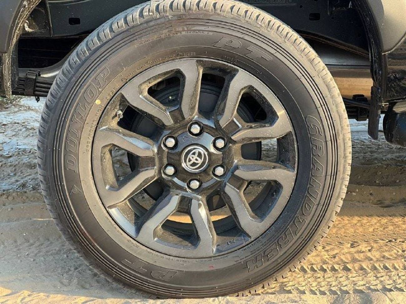 Toyota Hilux ADVENTURE 4.0L PTR A/T // 2025 // FULL OPTION WITH 360 CAMERA , BLIND SPOT , ADV KIT // SPECIAL OFFE