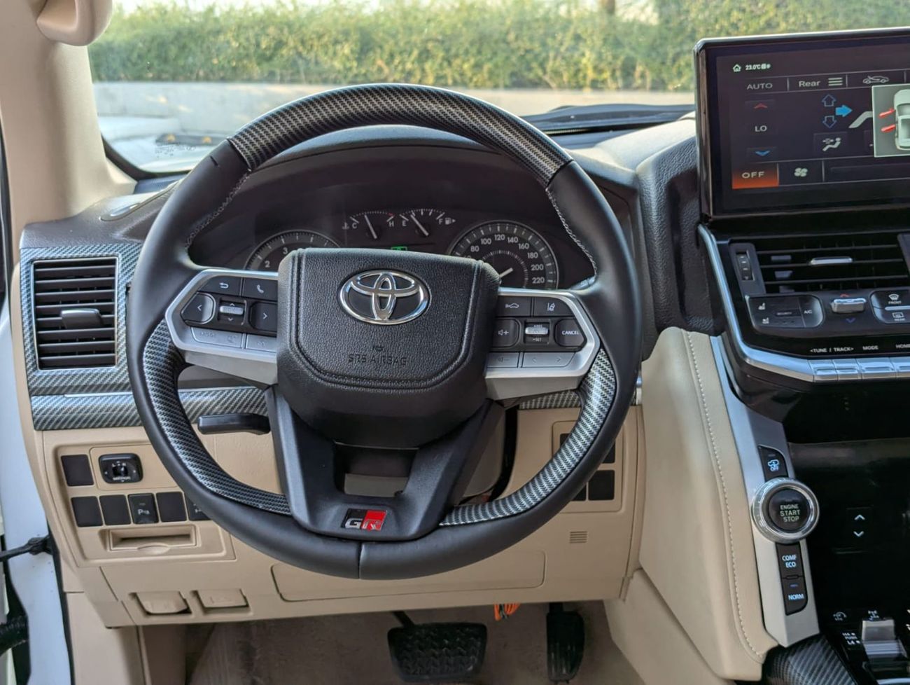 Toyota Land Cruiser Toyota LC200 white LHD