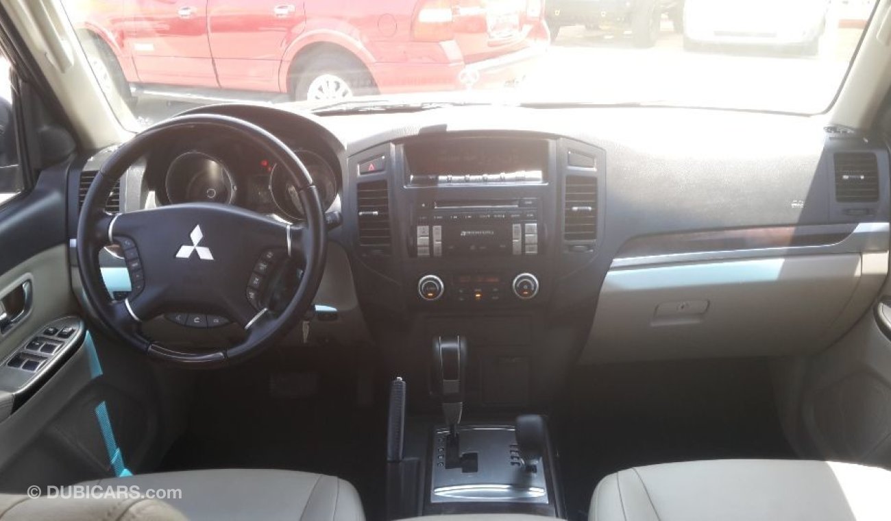 Mitsubishi Pajero 3.8