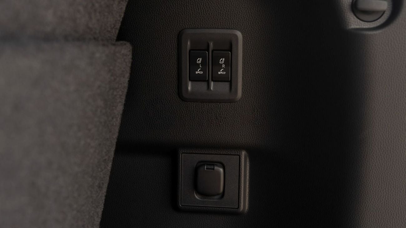 تويوتا برادو VXR 2.4L petrol MY 2025 FULL OPTION