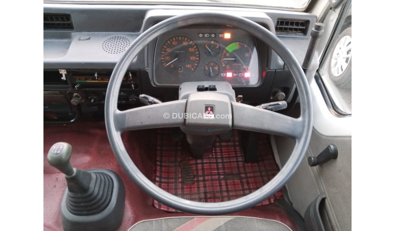 Mitsubishi Fighter MITSUBISHI FIGHTER TRUCK RIGHT HAND DRIVE(PM1072)