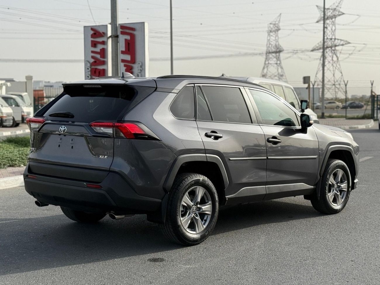 تويوتا راف ٤ XLE 2.5 leather seats, push start