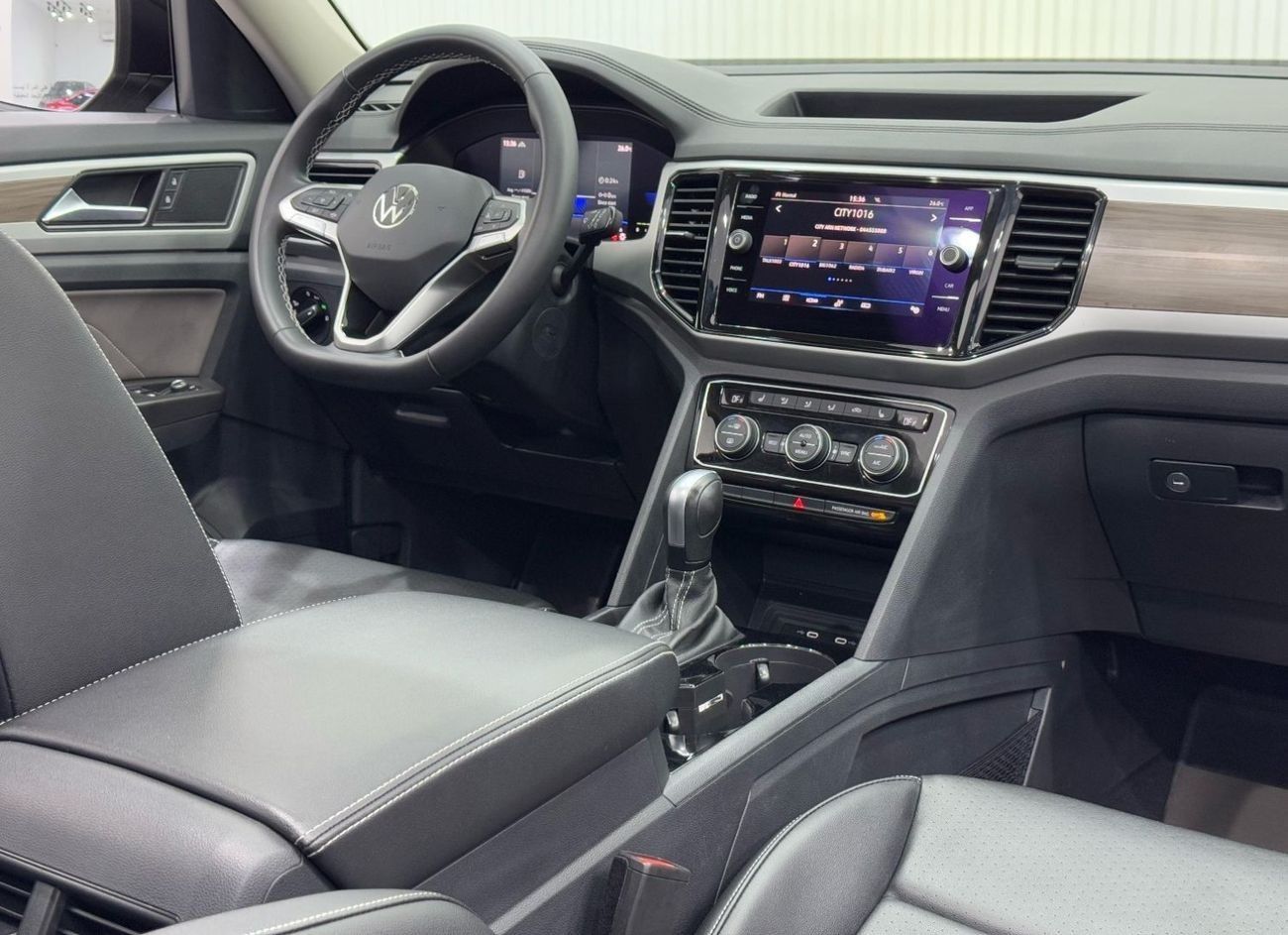 فولكس واجن تيرامونت Comfortline 3.6L 2023 Volkswagen Teramont Comfortline V6, 2025 Warranty + Service Pack, 7 Seater, GC