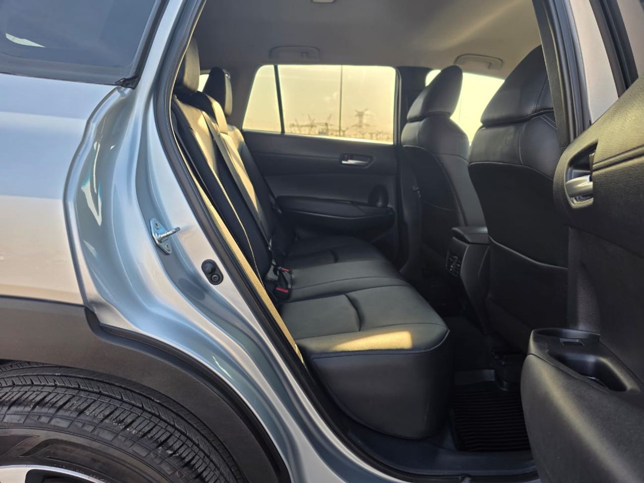 تويوتا كورولا كروس 2.0 XLE (AWD)