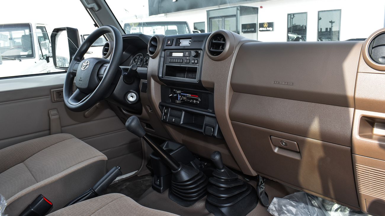 تويوتا لاند كروزر 70 4.0L V6 Petrol