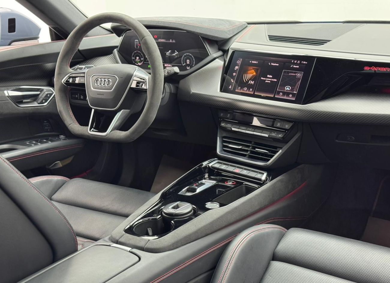 أودي إي ترون جي تي 2023 Audi E-Tron GT Quattro, 2026 Audi Warranty, 2029 Audi Service Pack, Audi Service History, GCC