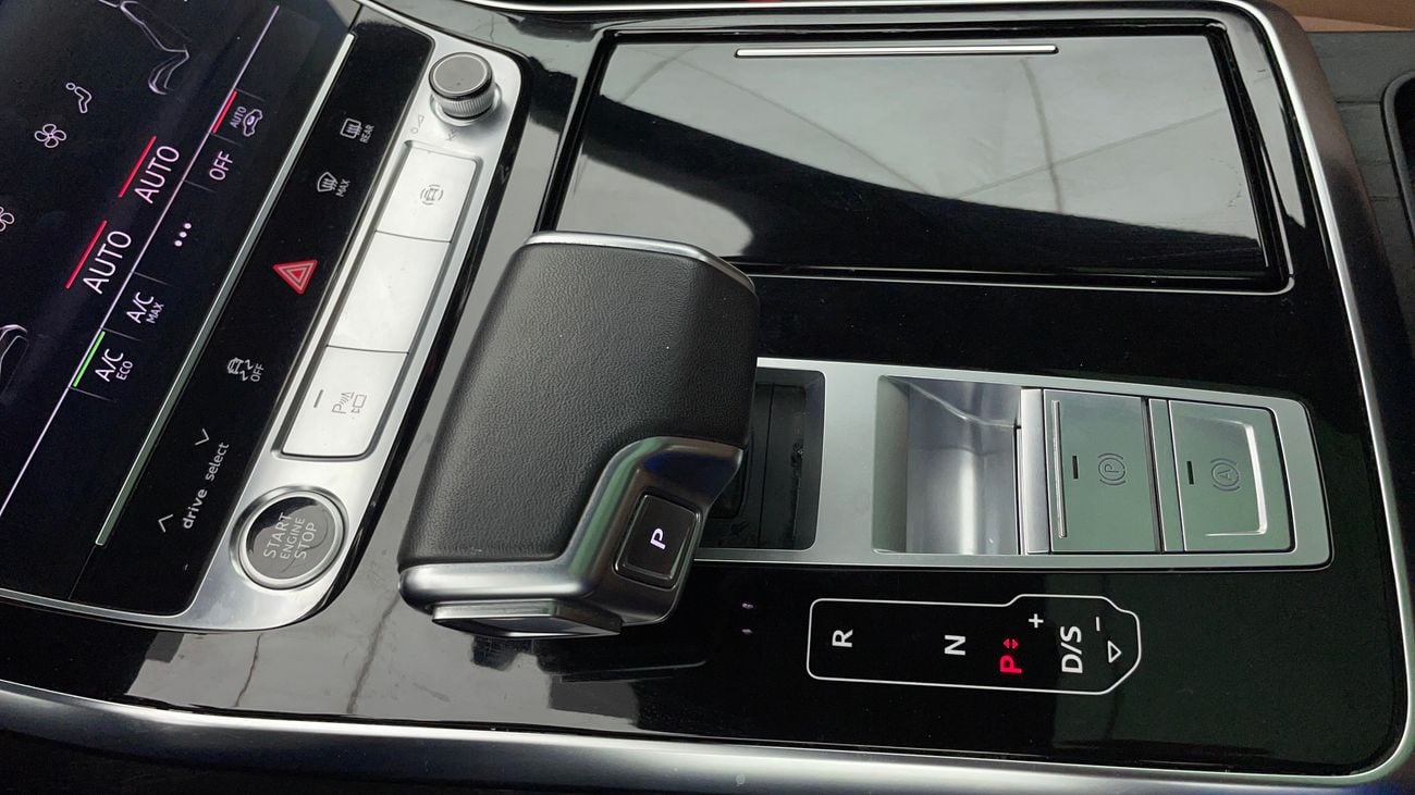 Audi Q8 55 TFSI quattro S-Line sports & Black Gloss package 3.0L (340 HP) 2023 55 TFSI QUATTRO | AED 3357/Mo