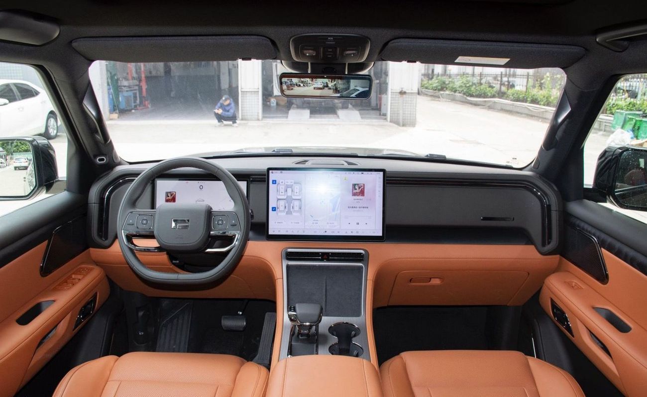 ROX 01 VIP 6-SEATER GCC Specs 2025 Model