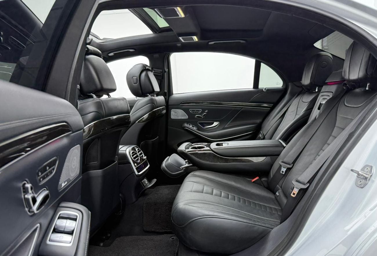 Mercedes Benz S560 Std 4.0L (469 HP)