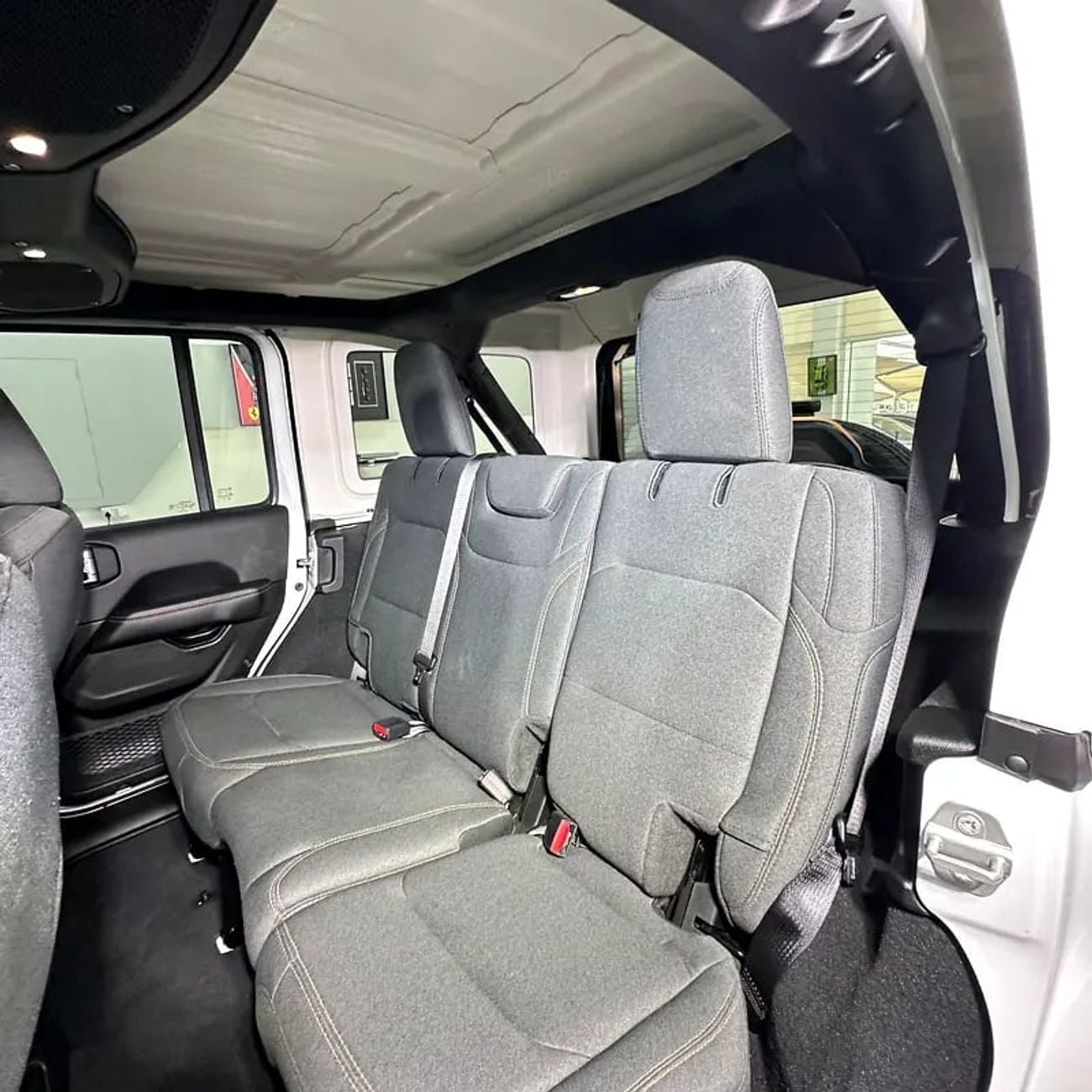 Jeep Wrangler Unlimited Sahara 3.6L A/T (5 Seater)