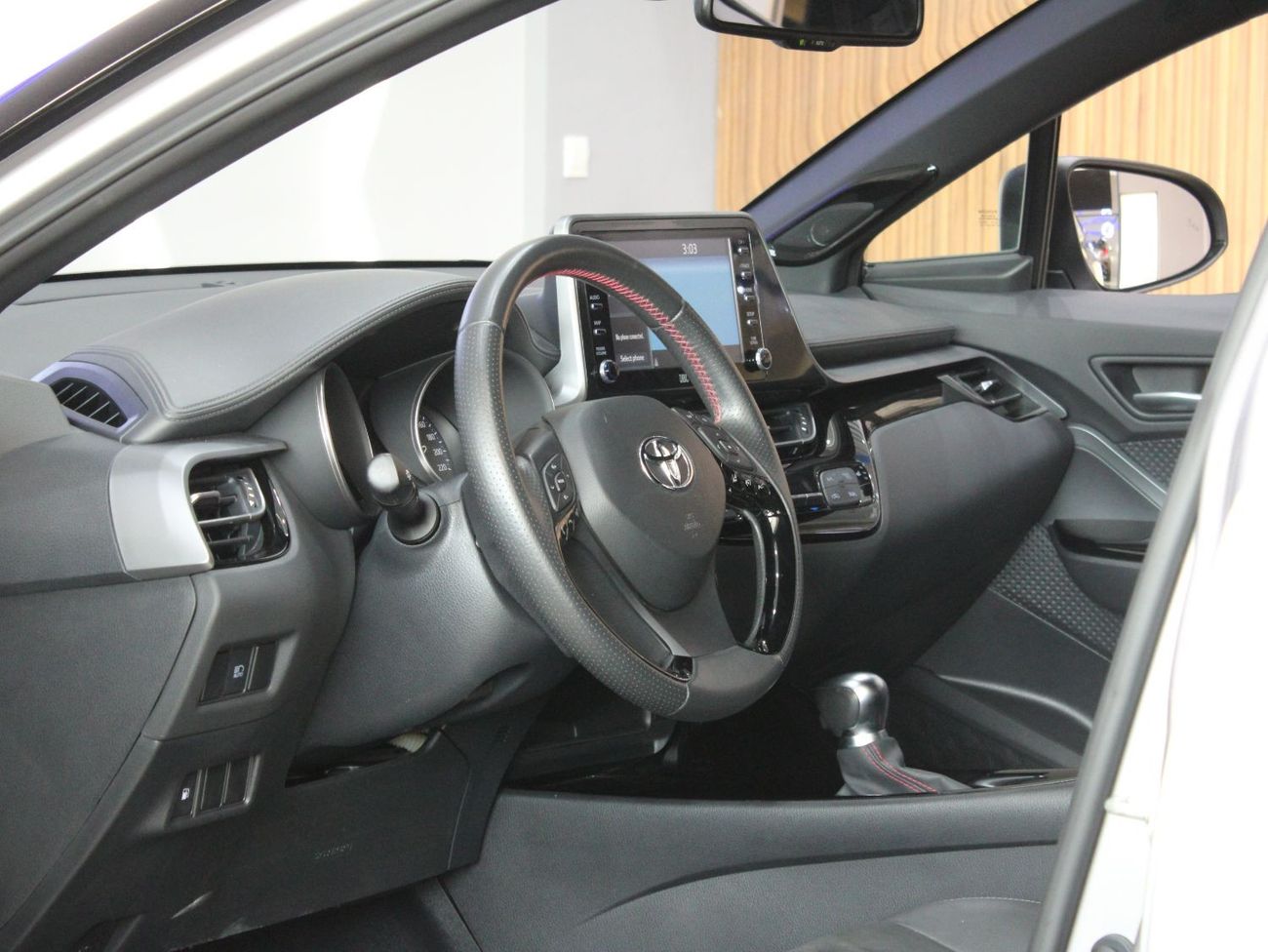 تويوتا CHR C-HR HYBRID