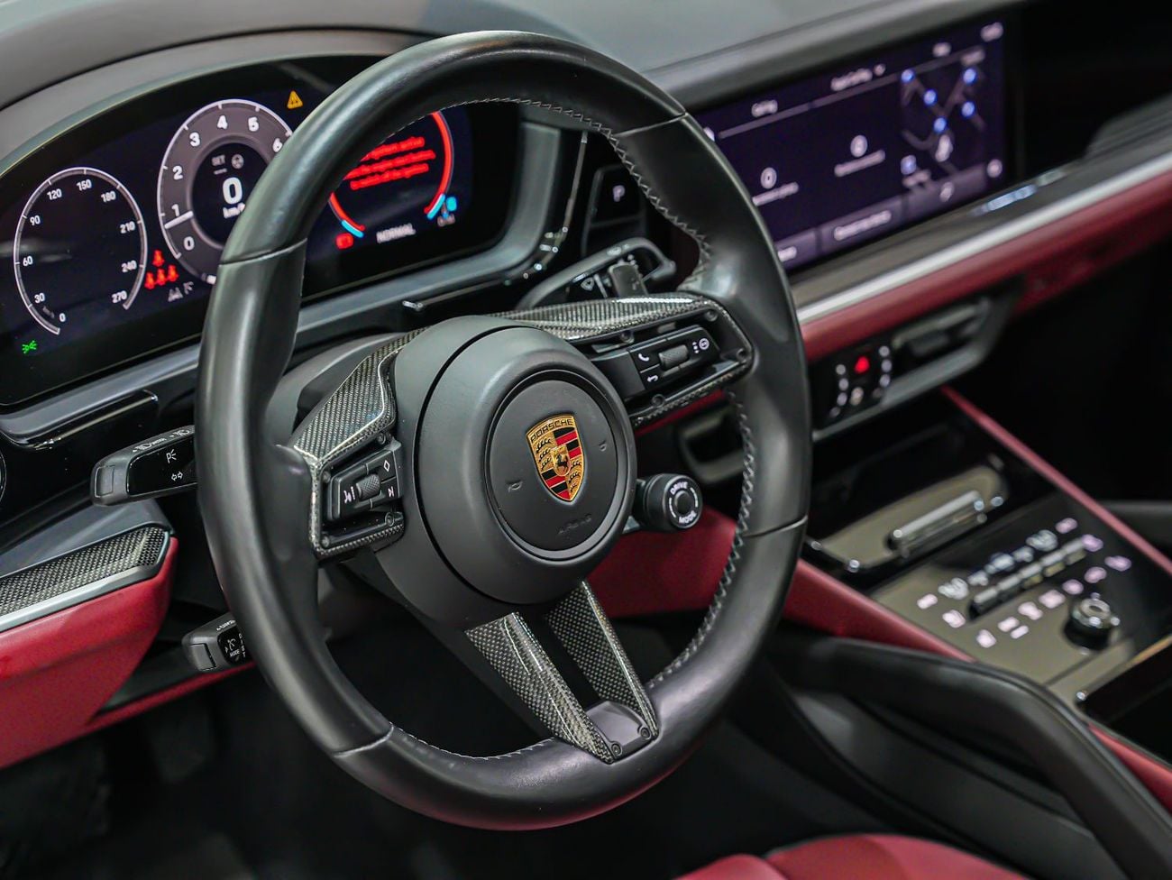 Porsche Cayenne COUPE, Carbon Interior, Panoramic Roof, Sport Chrono, Al Nabooda Warranty!!