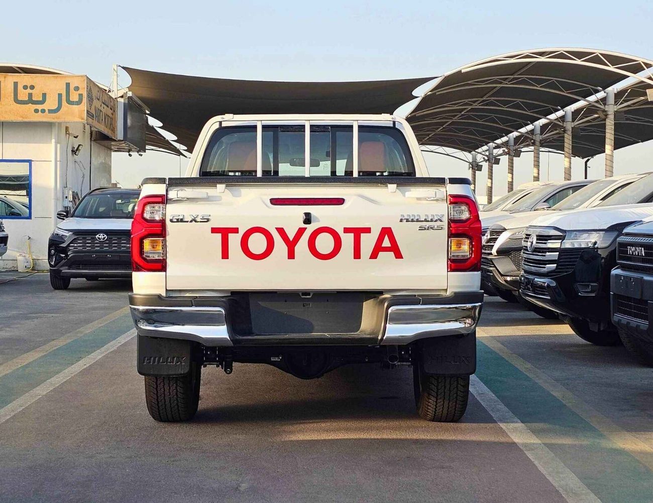 Toyota Hilux SR5 / GLXV / WIDE BODY /  A/T / 2.7L V4 PETROL / PUSH START / DVD+CAMERA / FULL OPTION (CODE # GLX-V